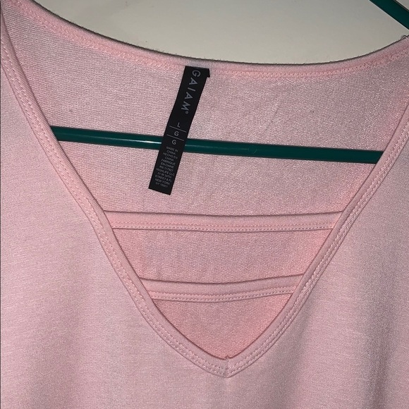 BNWT Pink Yoga Long Sleeve Top BY GAIAM - Picture 4 of 11